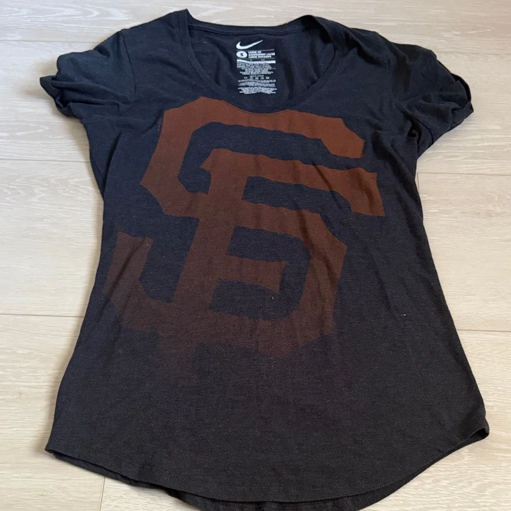 ✨Nike San Francisco Giants Black and Orange Logo Tee